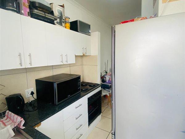 1 Bedroom Property for Sale in Kensington Western Cape